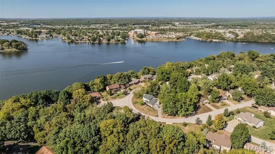 611 Woodchuck Lane, Lake Saint Louis, MO 63367 - #2