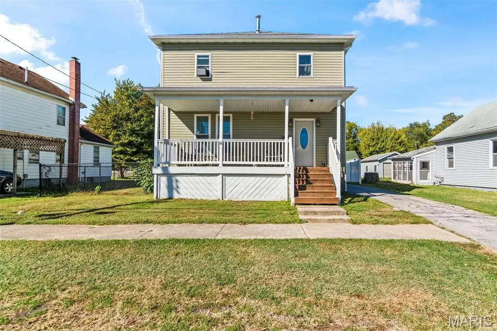 609 N Van Buren Street, Litchfield, IL 62056 - #1