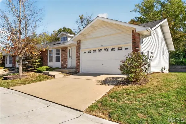 44 Rue De Paix #41, Lake St Louis, MO 63367