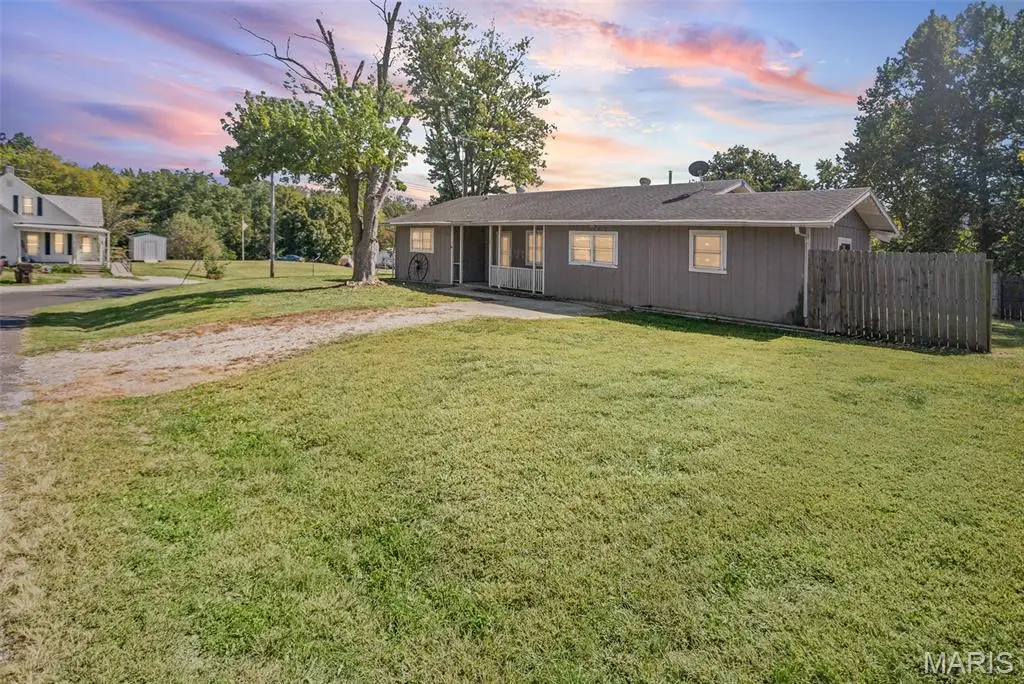 103 E North Street, Pleasant Hill, IL 62366 - #1