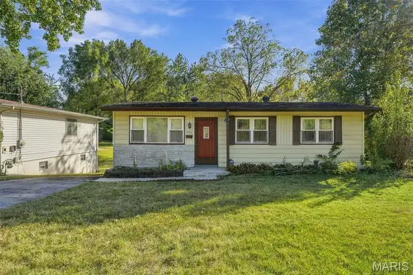 486 Scenic Drive, St Louis, MO 63137