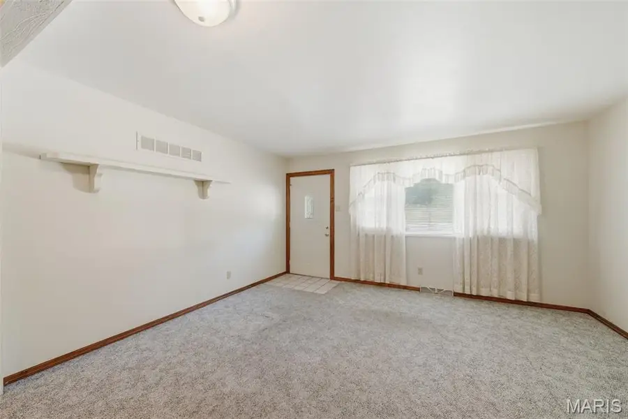 486 Scenic Drive, Saint Louis, MO 63137 - #3