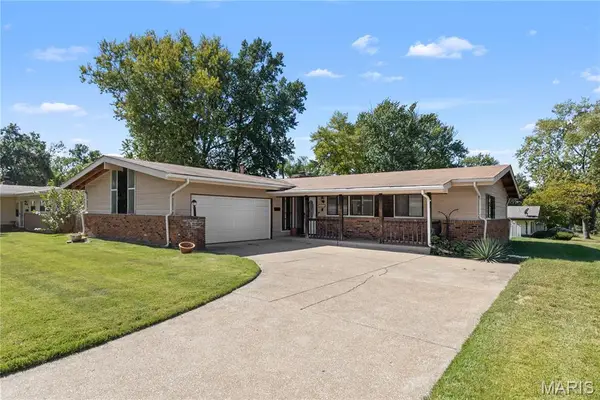 445 Durwood Drive, Florissant, MO 63033