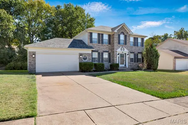9942 Colonnade Meadows Drive, Bellefontaine Nghbrs, MO 63137