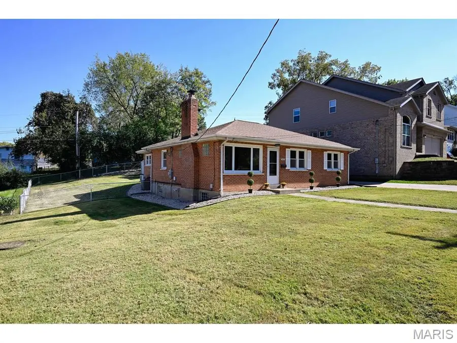 4116 Exeter Avenue, Shrewsbury, MO 63119 - #2