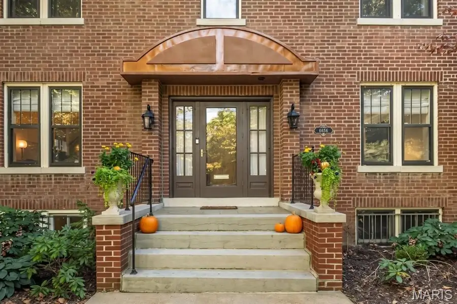 6656 Kingsbury Boulevard, Saint Louis, MO 63130 - #3