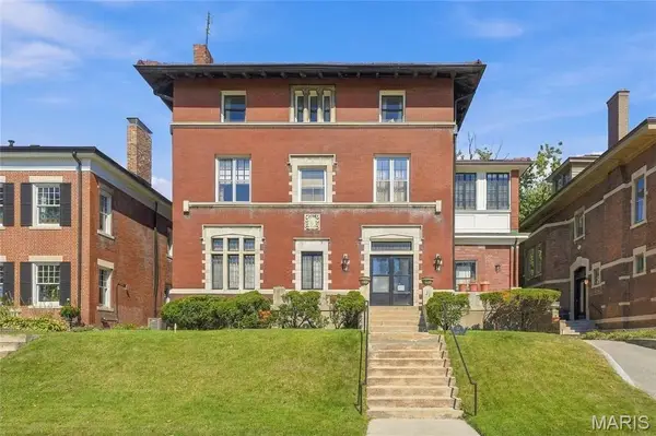 57 Kingsbury Place, St Louis, MO 63112