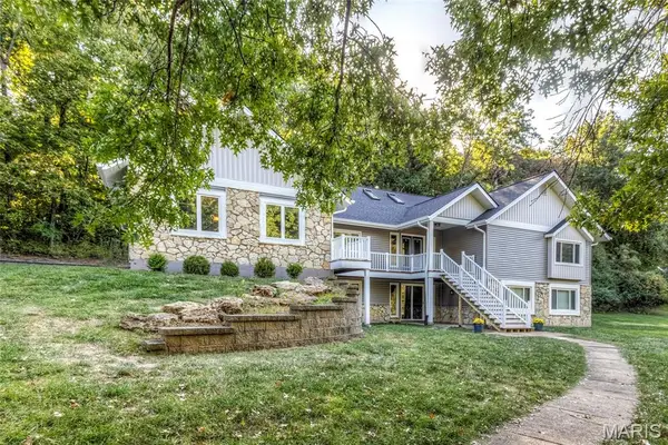 1723 Millstream Drive, Chesterfield, MO 63017