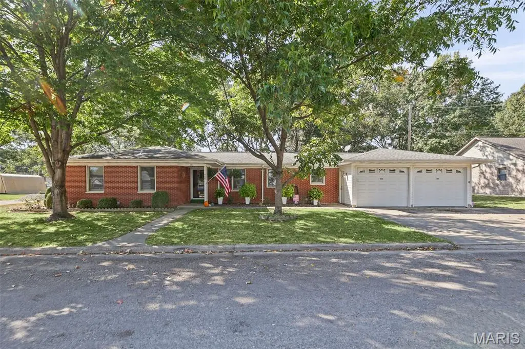 406 N Broadway, Albers, IL 62215 - #1