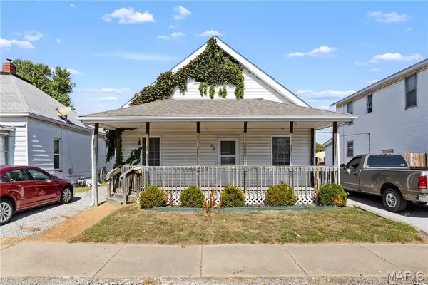 21 W Penning Avenue, Wood River, IL 62095
