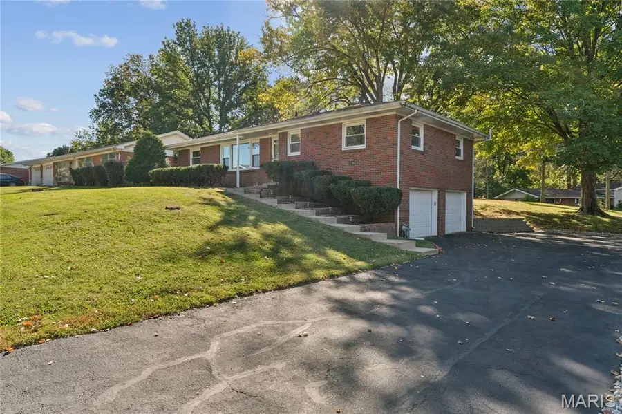 42 Dorchester Drive, Belleville, IL 62223 - #3