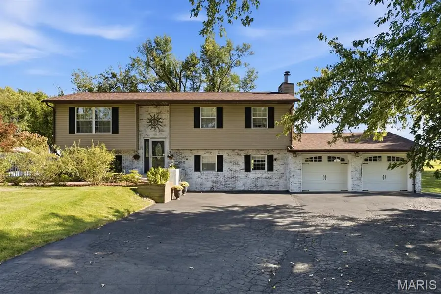 2826 Imbs Station Road, Millstadt, IL 62260 - #2