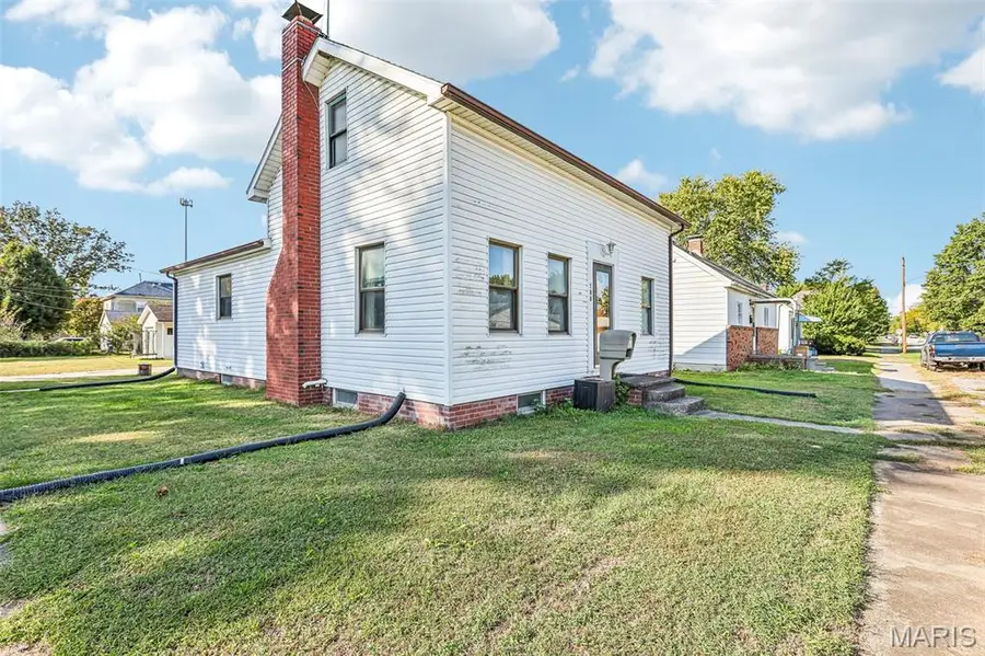 108 E 2nd South Street, Mount Olive, IL 62069 - #2