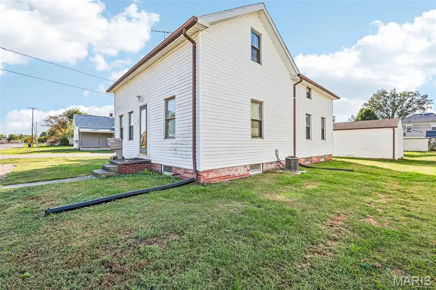 108 E 2nd South Street, Mount Olive, IL 62069 - #3