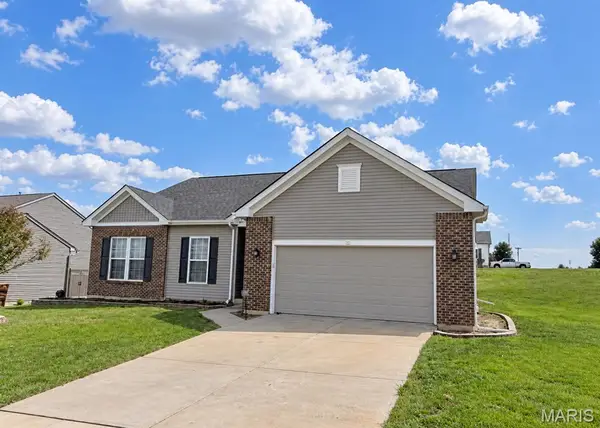 30 Crystal Manor Court, Wentzville, MO 63385