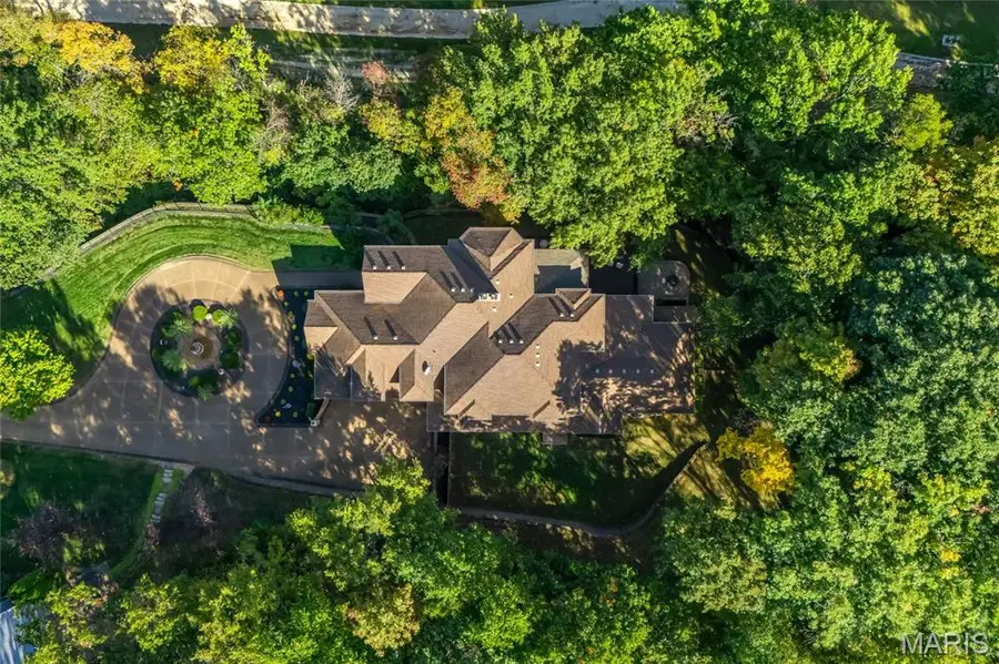 9542 Country Club Green, Sunset Hills, MO 63127 - #2