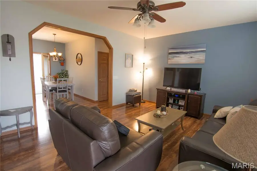 120 N Rock Island Avenue, Vandalia, IL 62471 - #3
