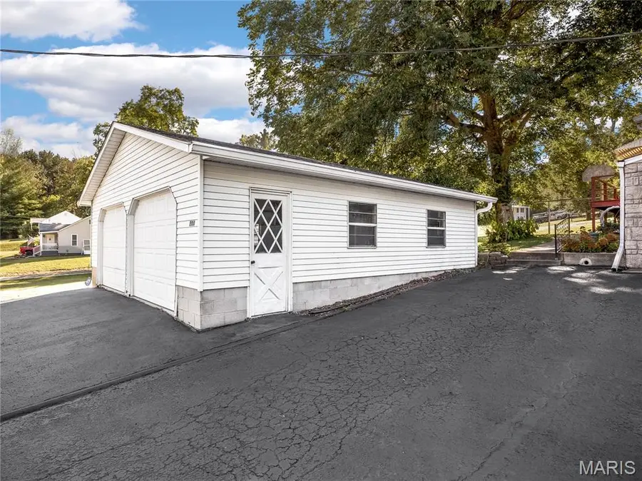 204 Twin Drive, Caseyville, IL 62232 - #3