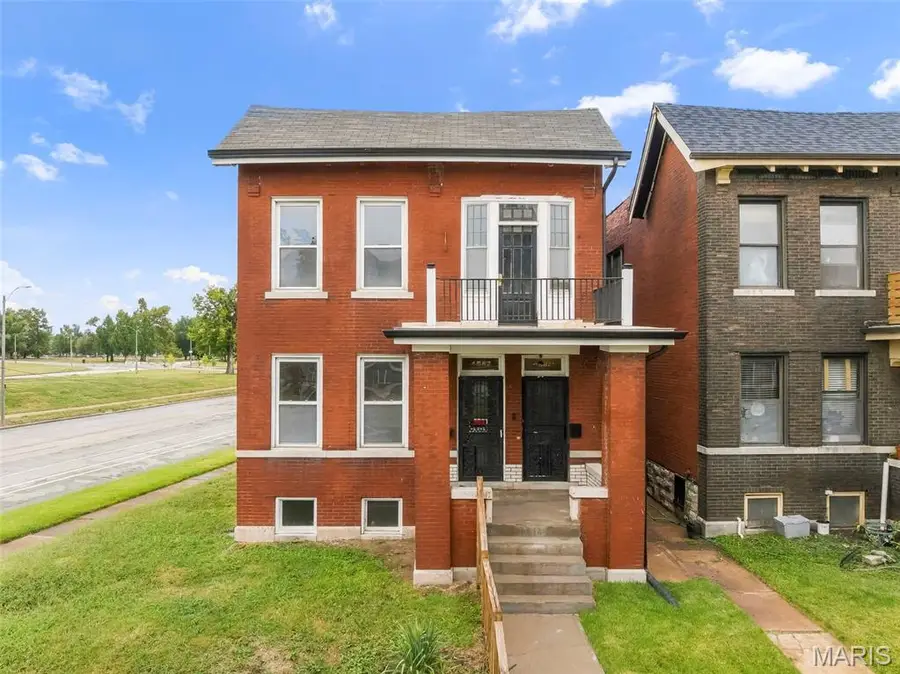 4582 Clarence Avenue, Saint Louis, MO 63115 - #3