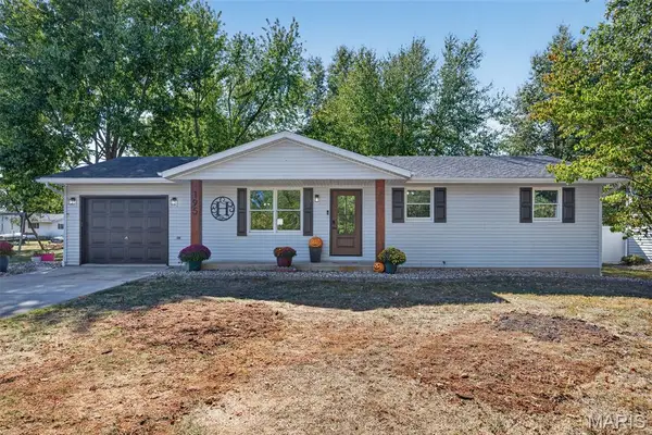 195 Lake Vista Drive, Carlyle, IL 62231