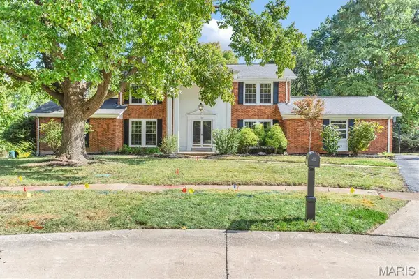 216 Trailtop Court, Chesterfield, MO 63017