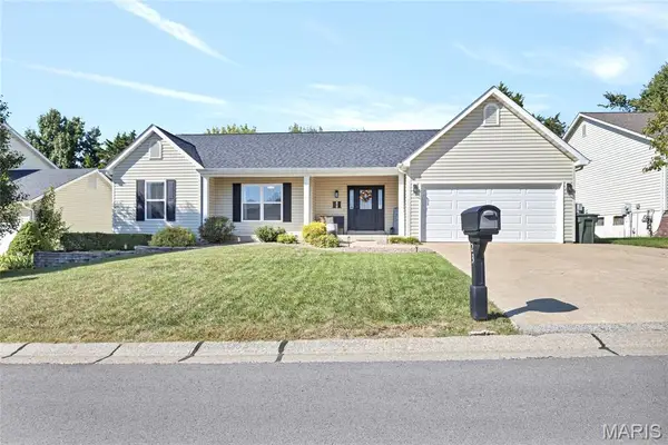 23 Bay Hill Drive, St Peters, MO 63366