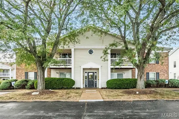 5281 Cricket Glen Court #G, St Louis, MO 63129