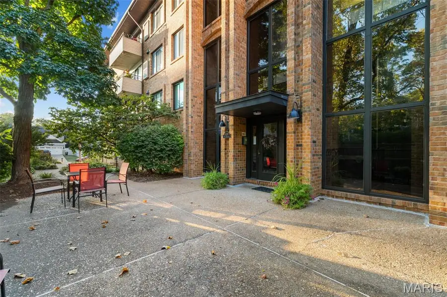 1030 N Harrison Avenue #403, Kirkwood, MO 63122 - #3