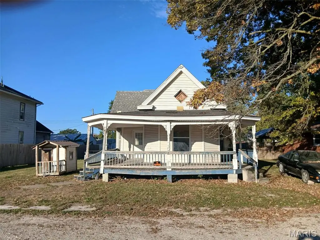 110 N Jefferson Street, Medora, IL 62063 - #1