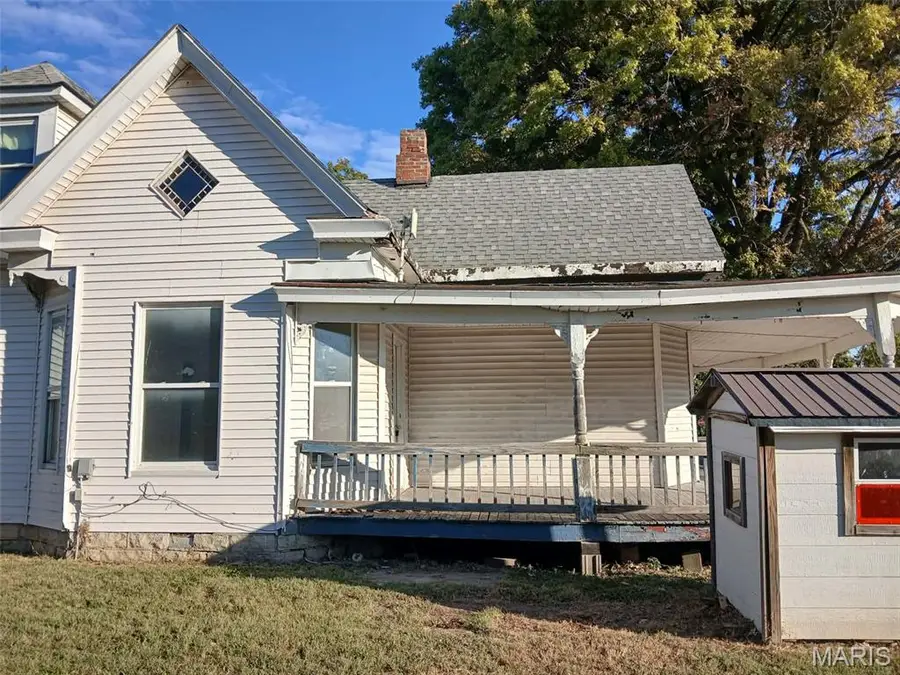 110 N Jefferson Street, Medora, IL 62063 - #2
