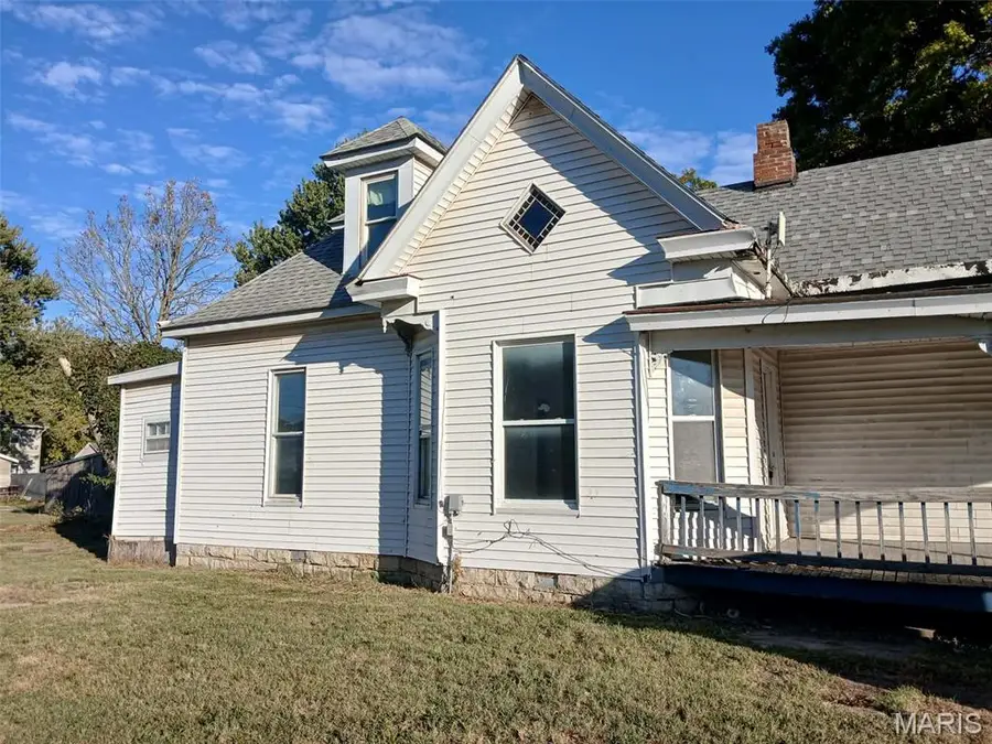 110 N Jefferson Street, Medora, IL 62063 - #3