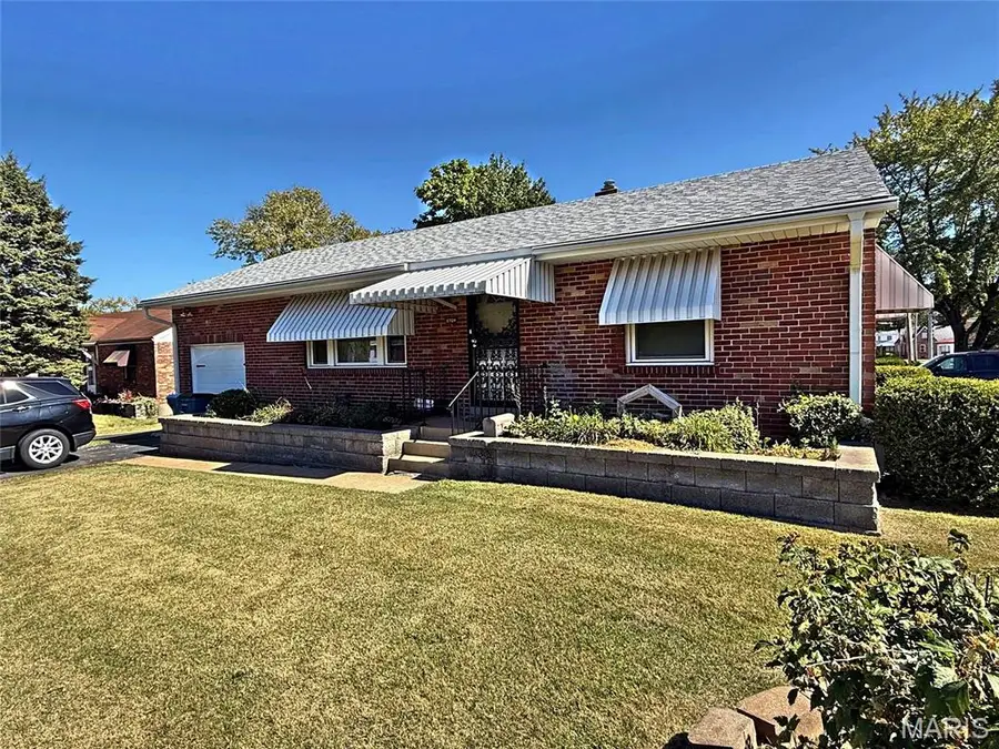 8704 Agate Court, Saint Louis, MO 63136 - #2