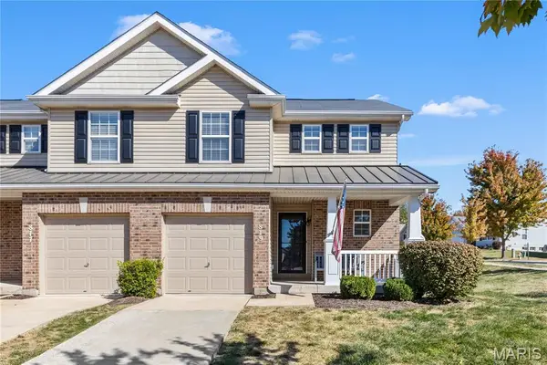 819 Country Field Drive, Lake St Louis, MO 63367