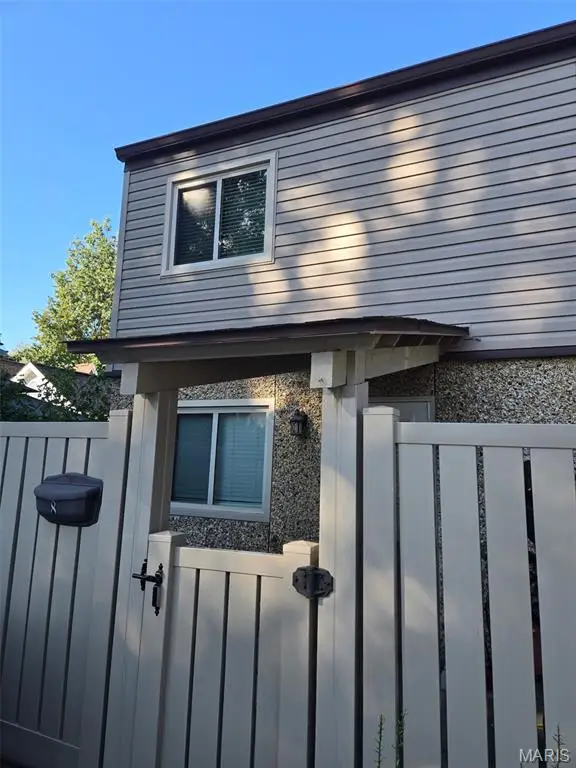 1503 Poplar Street #8, Highland, IL 62249 - #2