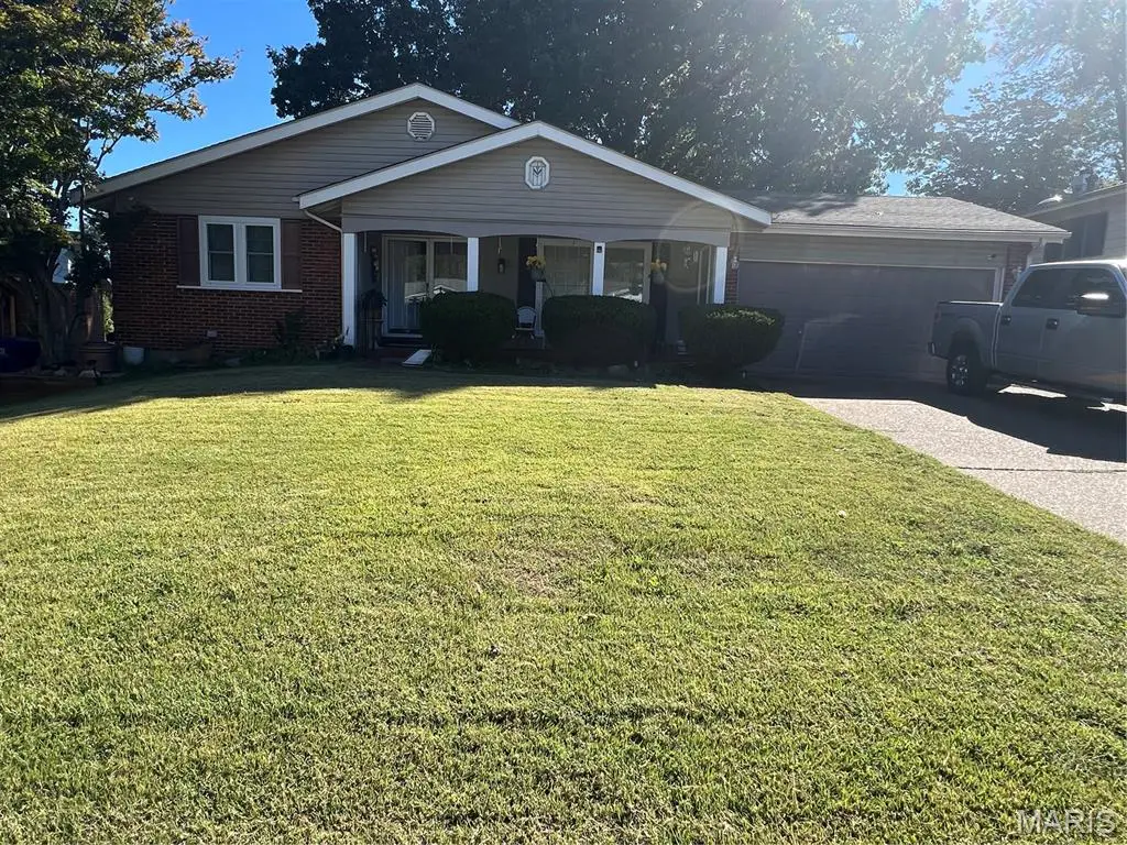 6 Fairway Court, Florissant, MO 63033 - #1