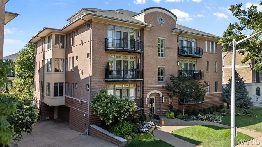 40 Brighton Way #2S, Clayton, MO 63105 - #2