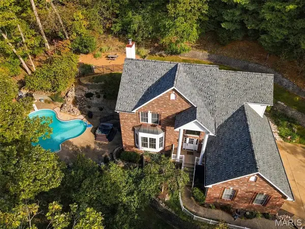 810 New Ballwin Road, Ballwin, MO 63021