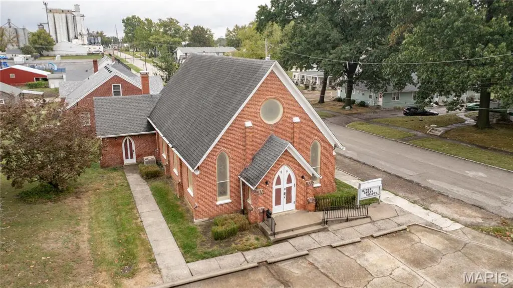101 Pleasant Street, Jerseyville, IL 62052 - #1