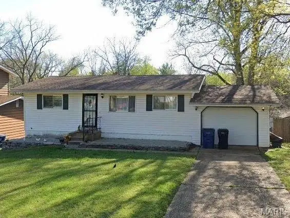 448 Golden Valley Drive, Saint Louis, MO 63129 - #1