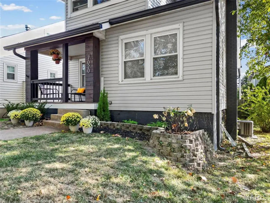 7020 Sutherland Avenue, Saint Louis, MO 63109 - #3
