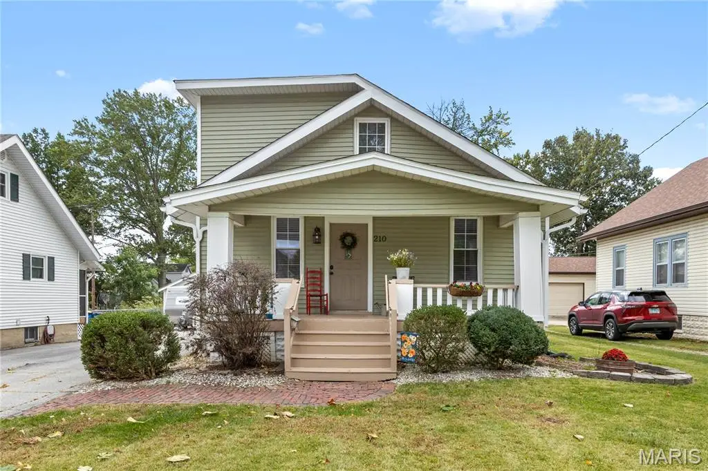 210 Mckinley Avenue, Edwardsville, IL 62025 - #1