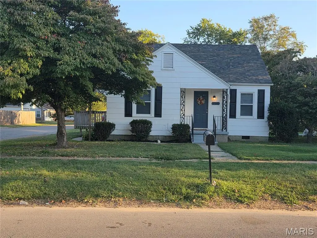 735 E Kathleen Street, Sikeston, MO 63801 - #1
