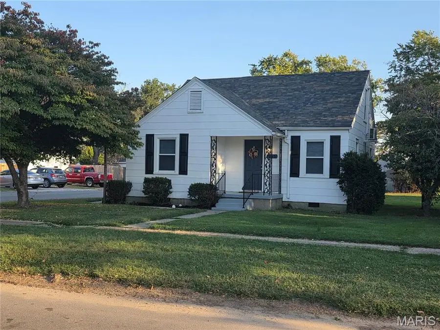 735 E Kathleen Street, Sikeston, MO 63801 - #2