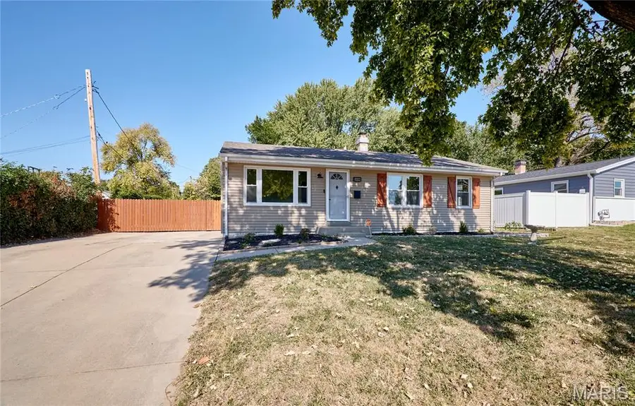 209 N Duchesne Drive, Saint Charles, MO 63301 - #2