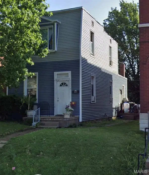 4245 Meramec Street, St Louis, MO 63116
