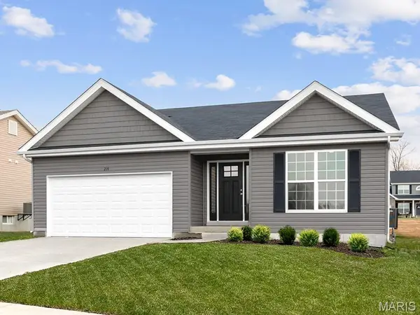 2619 River Bluff Way, Florissant, MO 63031