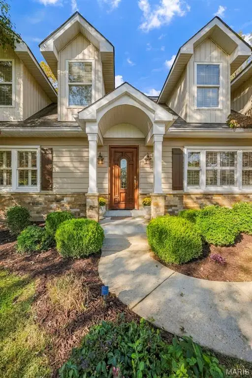 9121 Robyn Road, Sunset Hills, MO 63127 - #3