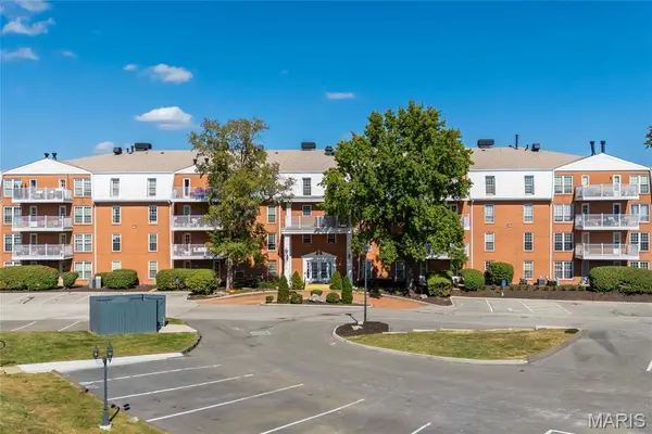 14471 Bantry Lane #15, Chesterfield, MO 63017
