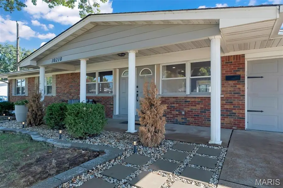 10210 Mullally Drive, Saint Louis, MO 63123 - #2