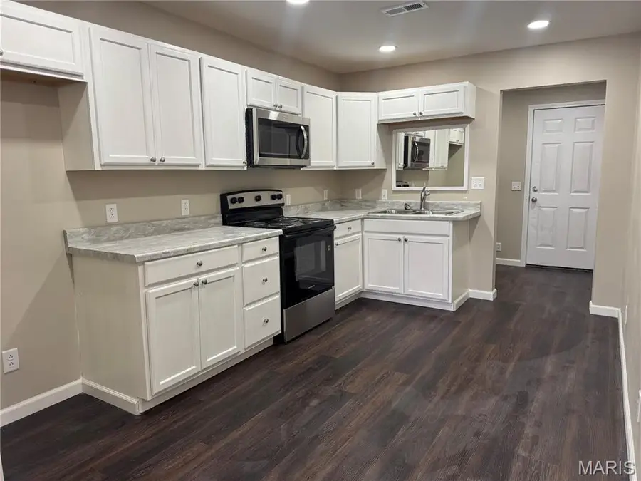 309 Benton Street, Sikeston, MO 63801 - #2